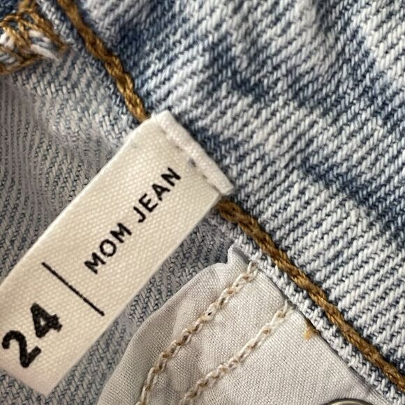 Pacsun SZ 24 Mom Jeans Mid-Rise Zip-Fly Distressed Rips Pockets Light Wash Blue - Picture 11 of 11